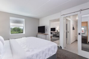 1 bedroom, desk, laptop workspace, blackout curtains