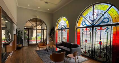 Portside Inn & Suites