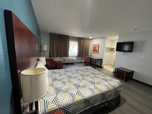 Basic Room, 1 Katil Ratu (Queen) | Peralatan tempat tidur hipoalergenik, meja, Wi-fi percuma, cadar katil 