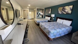 2 Double Beds, Non-Smoking - Portside Inn & Suites (San Pedro)