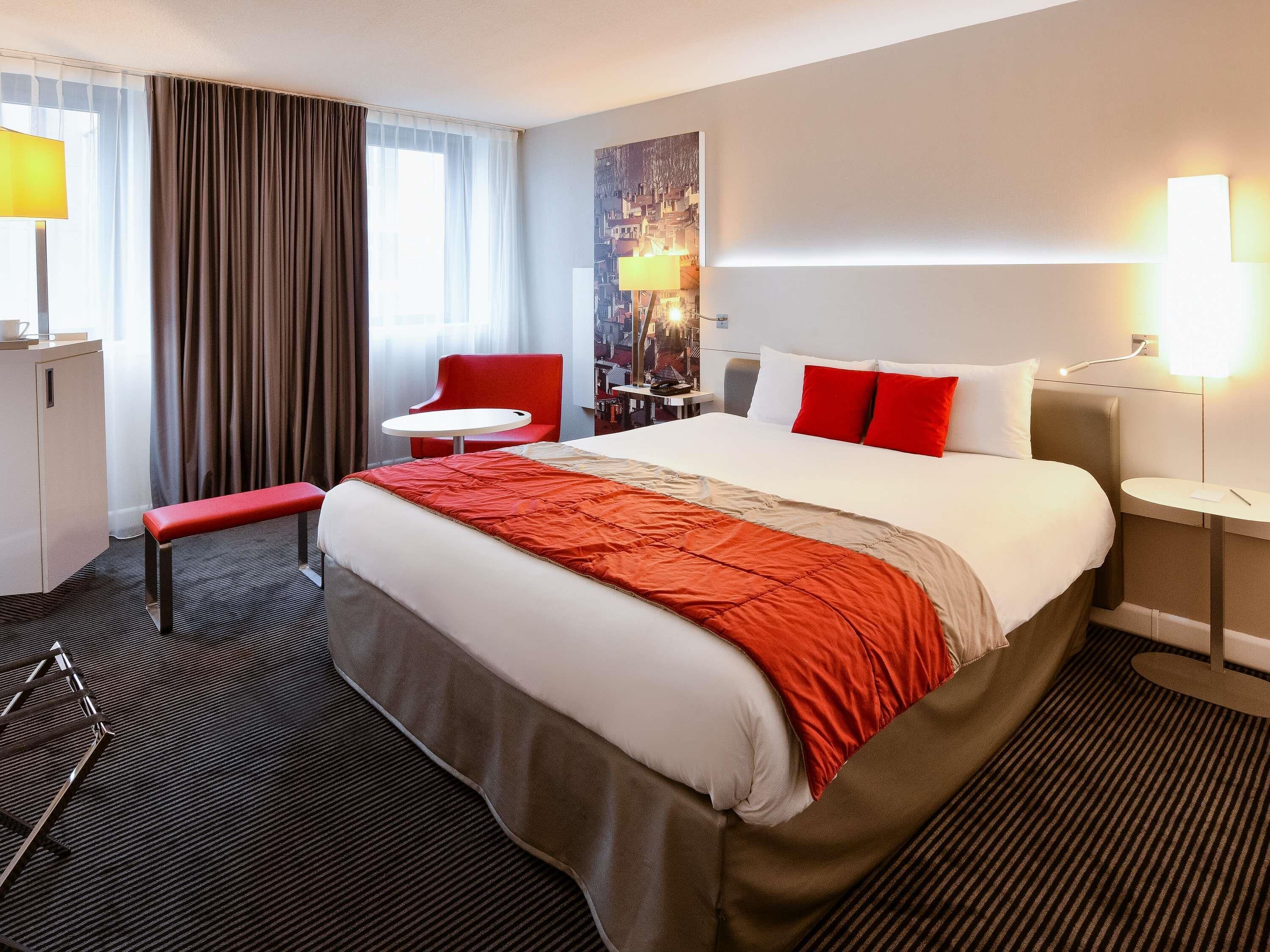 Habitación estándar, 1 cama matrimonial | Ropa de cama de alta calidad y camas con efecto memoria 