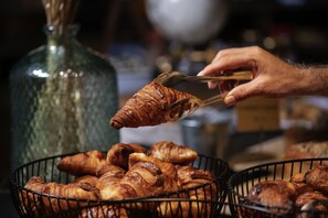Desayuno buffet todos los días (con cargo) 