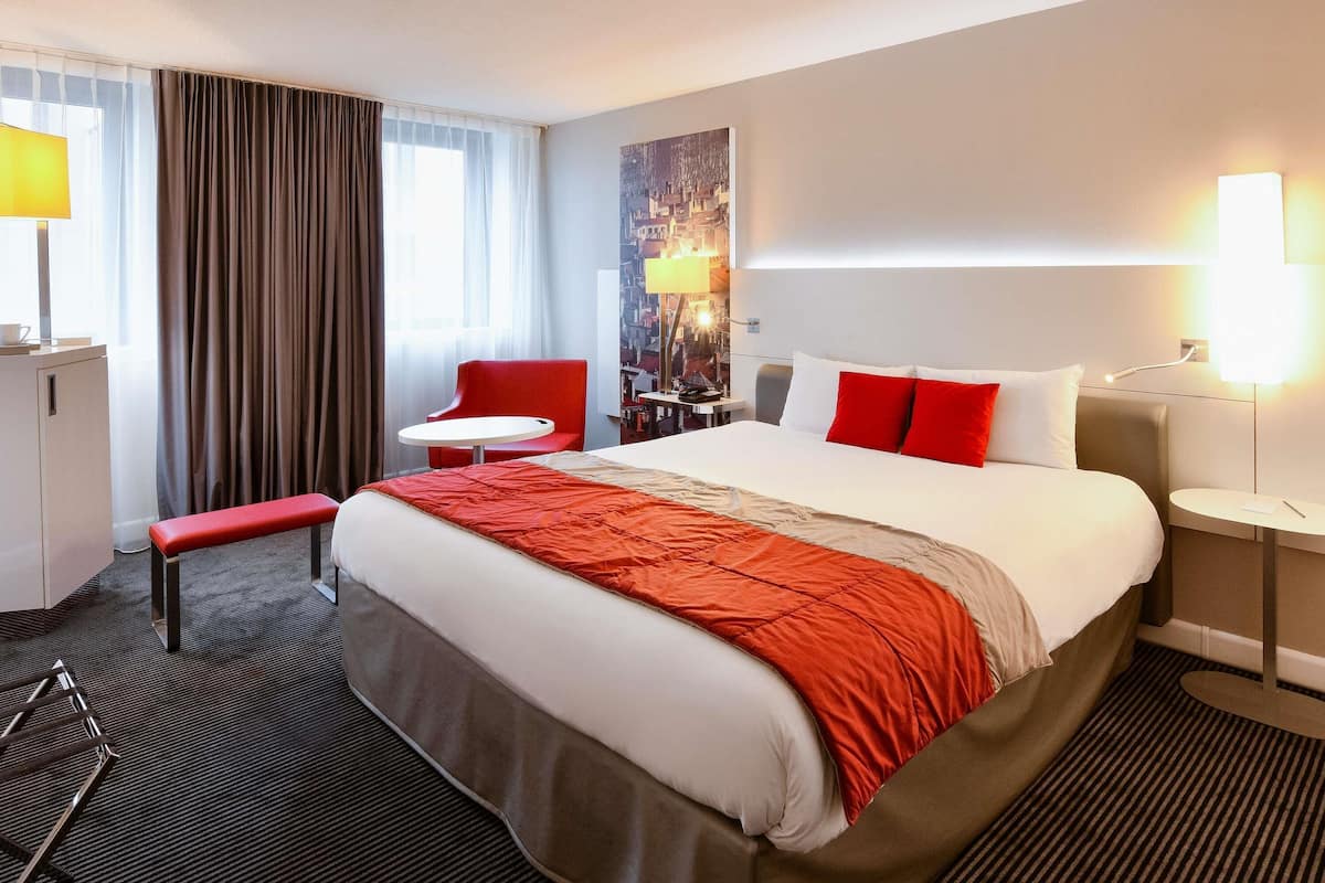 Habitación estándar, 1 cama matrimonial | Ropa de cama de alta calidad y camas con efecto memoria