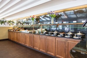 Daily buffet breakfast (USD 16.95 per person)