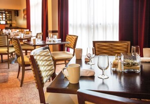 Breakfast, lunch, dinner served; American cuisine 