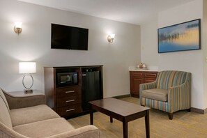Suite, 1 King Bed, Non Smoking, Refrigerator & Microwave (with Sofabed) | Desk, blackout curtains, soundproofing, iron/ironing board