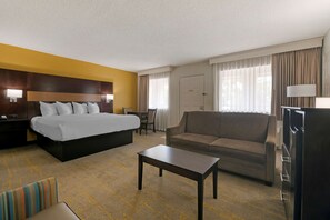 Sviitti, 1 suuri parisänky, tupakointi kielletty, jääkaappi ja mikroaaltouuni (with Sofabed) | Työpöytä, pimennysverhot, äänieristys, silitysrauta/-lauta