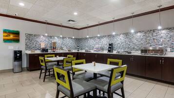 Desayuno completo gratuito