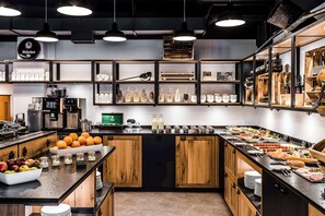 Daily buffet breakfast for a fee - Best Western Plus Parkhotel Velbert (Velbert)