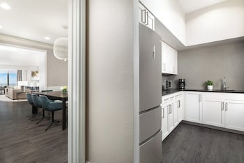 Presidential Suite, 1 Bedroom, River View | Premium bedding, pillowtop beds, in-room safe, desk at The Westin New Orleans