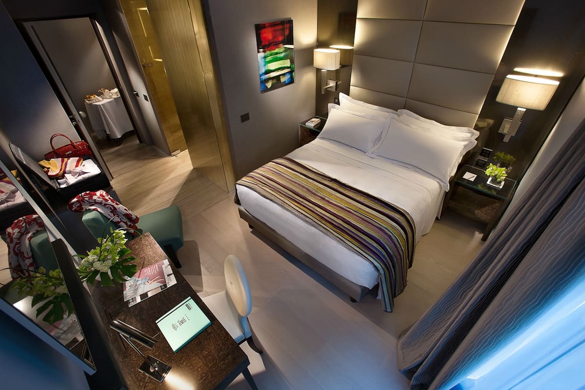 1 chambre, minibar, coffres-forts dans les chambres, bureau