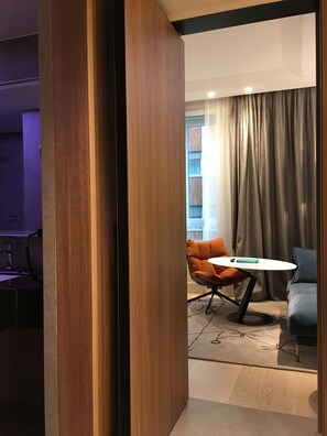 Deluxe Double or Twin Room | 1 bedroom, minibar, in-room safe, desk