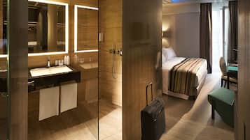Minibar, in-room safe, desk, soundproofing