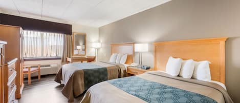 Rom – standard, 2 dobbeltsenger, ikke-røyk | Skrivebord, strykejern/-brett, wi-fi (inkludert) og sengetøy