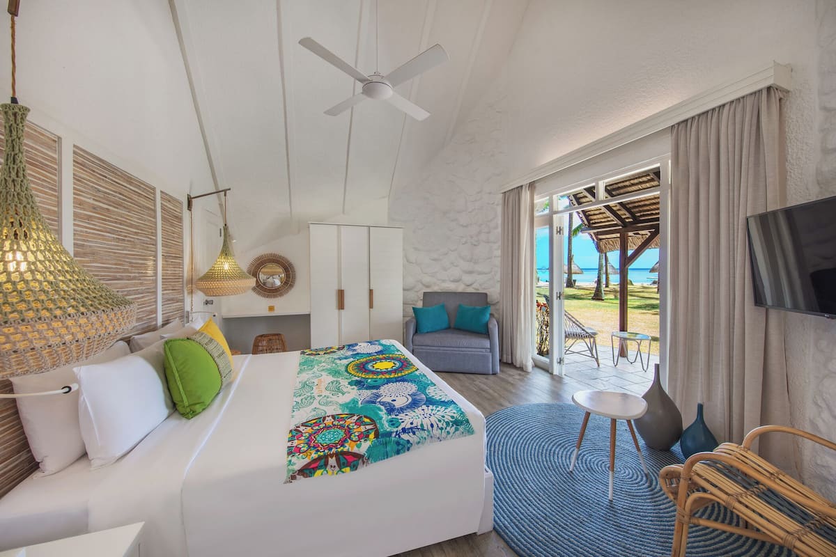 Room (Beach Pavilion) | In-room safe, individually furnished, desk, blackout drapes