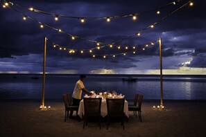 Beach nearby, white sand, sun-loungers, beach umbrellas