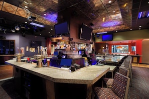 Bar (on property) - Crowne Plaza Hotel Foster City - San Mateo by IHG (Foster City)