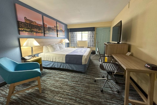 Room, 1 King Bed, Non Smoking (First Floor) | In-room safe, individually decorated, individually furnished, desk