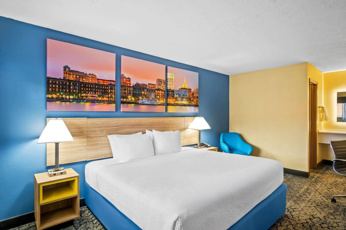 Room, 1 King Bed, Non Smoking (First Floor) | In-room safe, individually decorated, individually furnished, desk