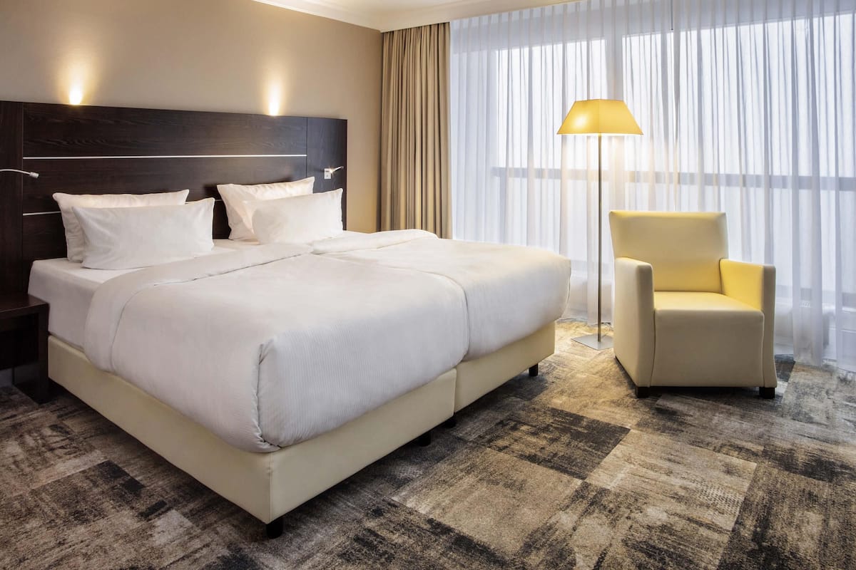 Privilege, Twin Room, 1 Double Bed | 1 bedroom, hypo-allergenic bedding, in-room safe, desk