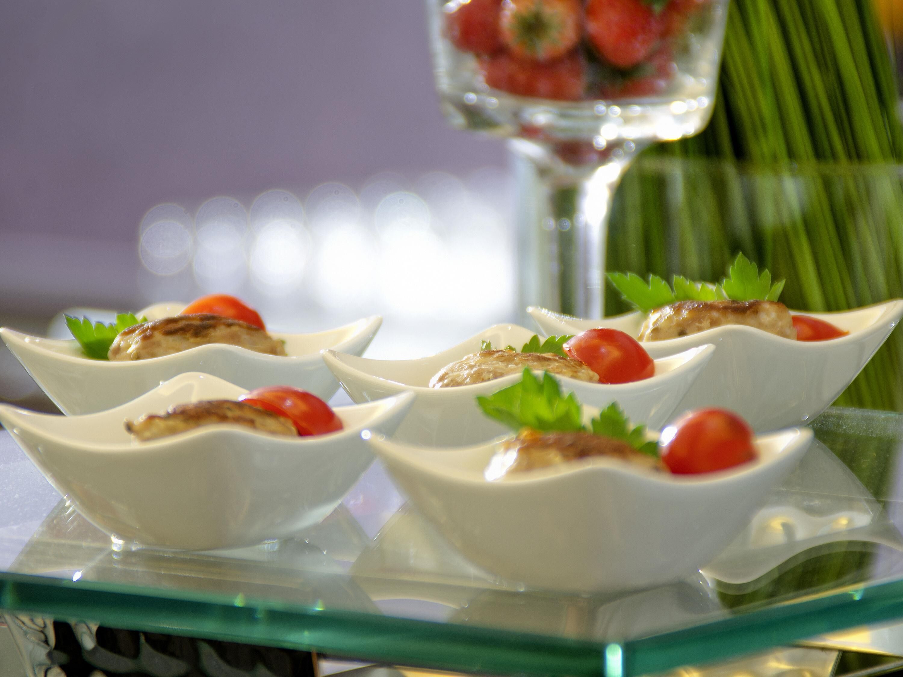 Tägliches Frühstücksbuffet (15 EUR pro Person)