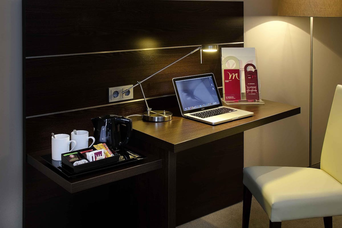 1 bedroom, hypo-allergenic bedding, in-room safe, desk