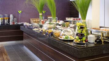 Breakfast, lunch, dinner served; international cuisine