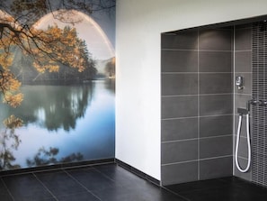 Sauna, thai-hierontaa, 1 hoitohuone, hierontapalveluita