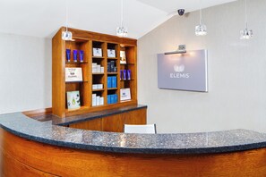 Couples treatment room(s), hot tub, body treatments, aromatherapy