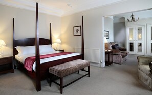 1 bedroom, hypo-allergenic bedding, desk, laptop workspace
