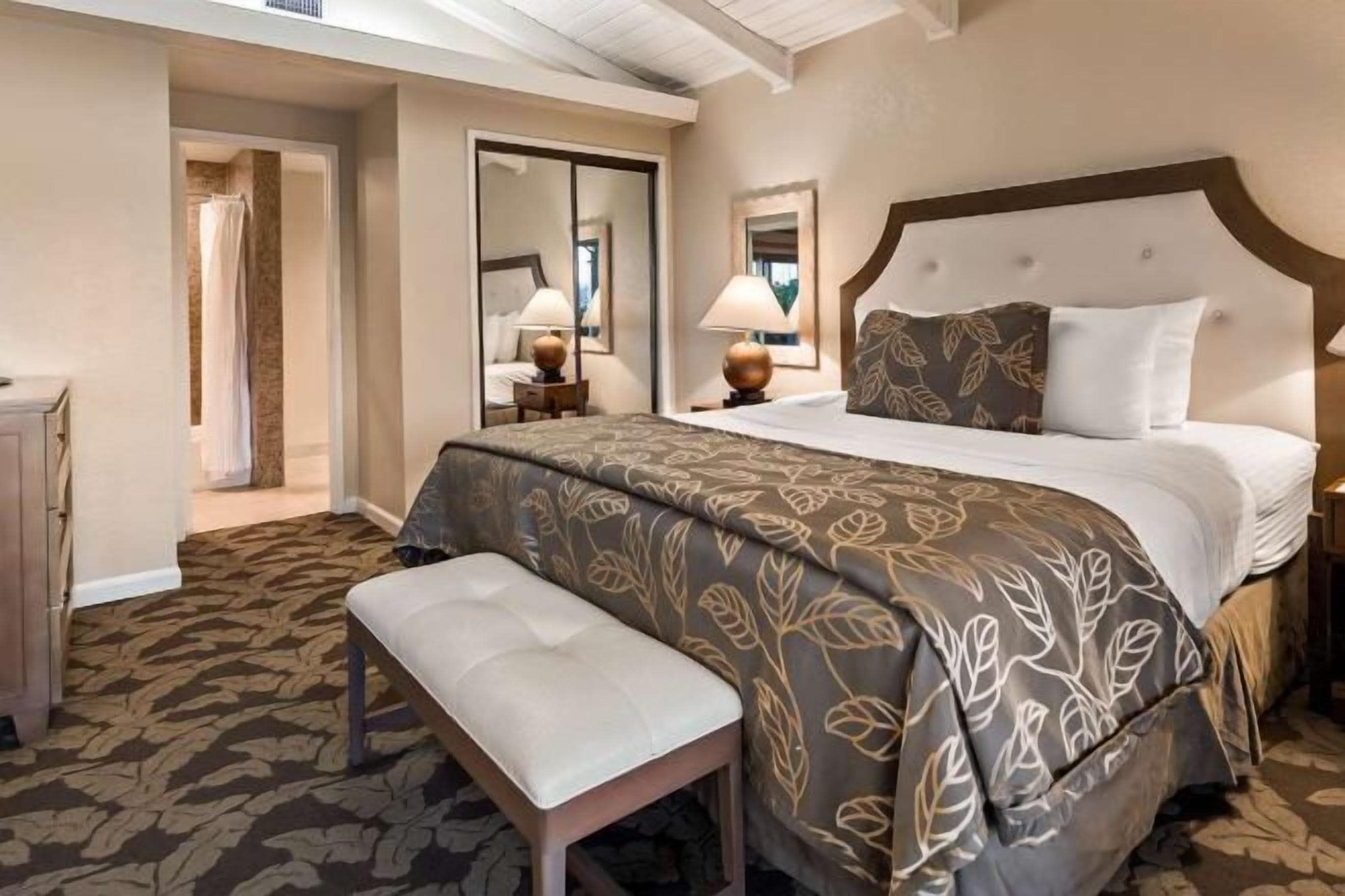 Hypo-allergenic bedding, in-room safe, iron/ironing board