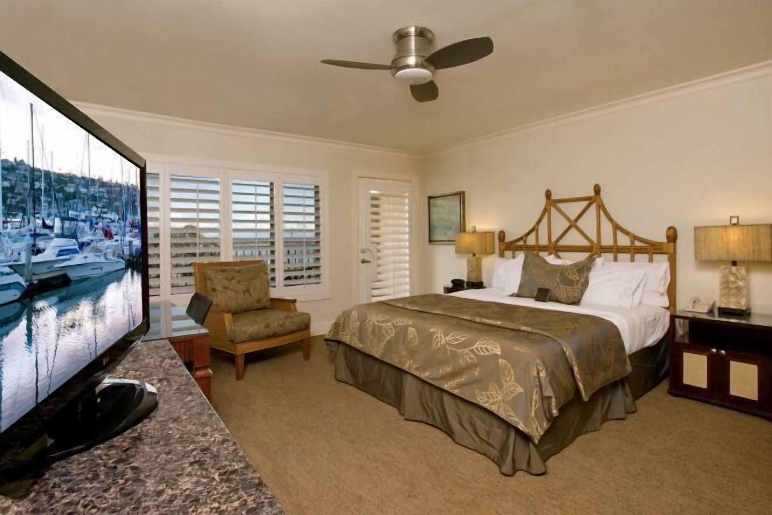 Hypo-allergenic bedding, in-room safe, iron/ironing board