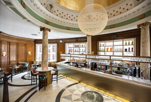 Serves dinner and brunch - voco Grand Central Glasgow by IHG (Glasgow)