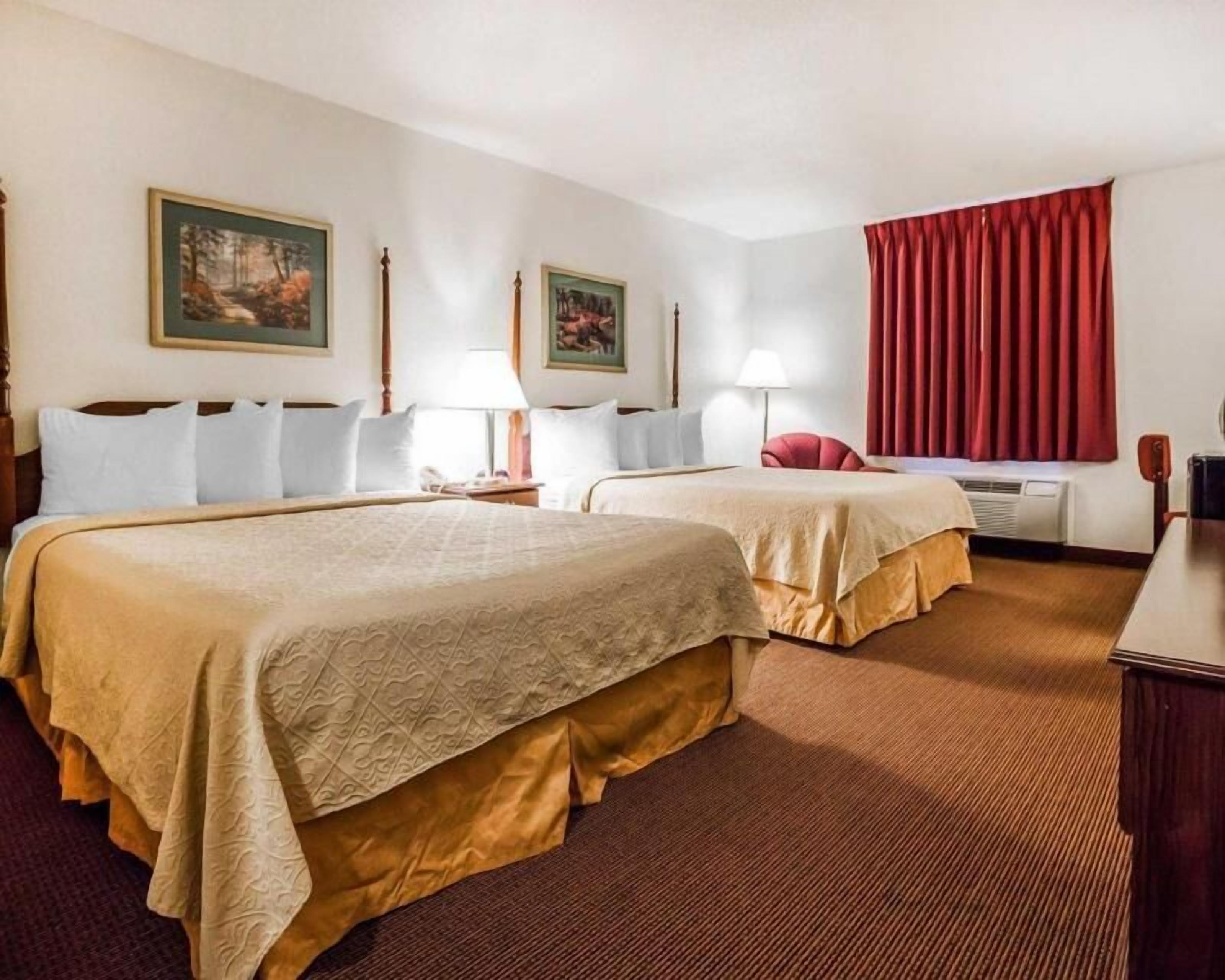 Desk, iron/ironing board, rollaway beds, free WiFi