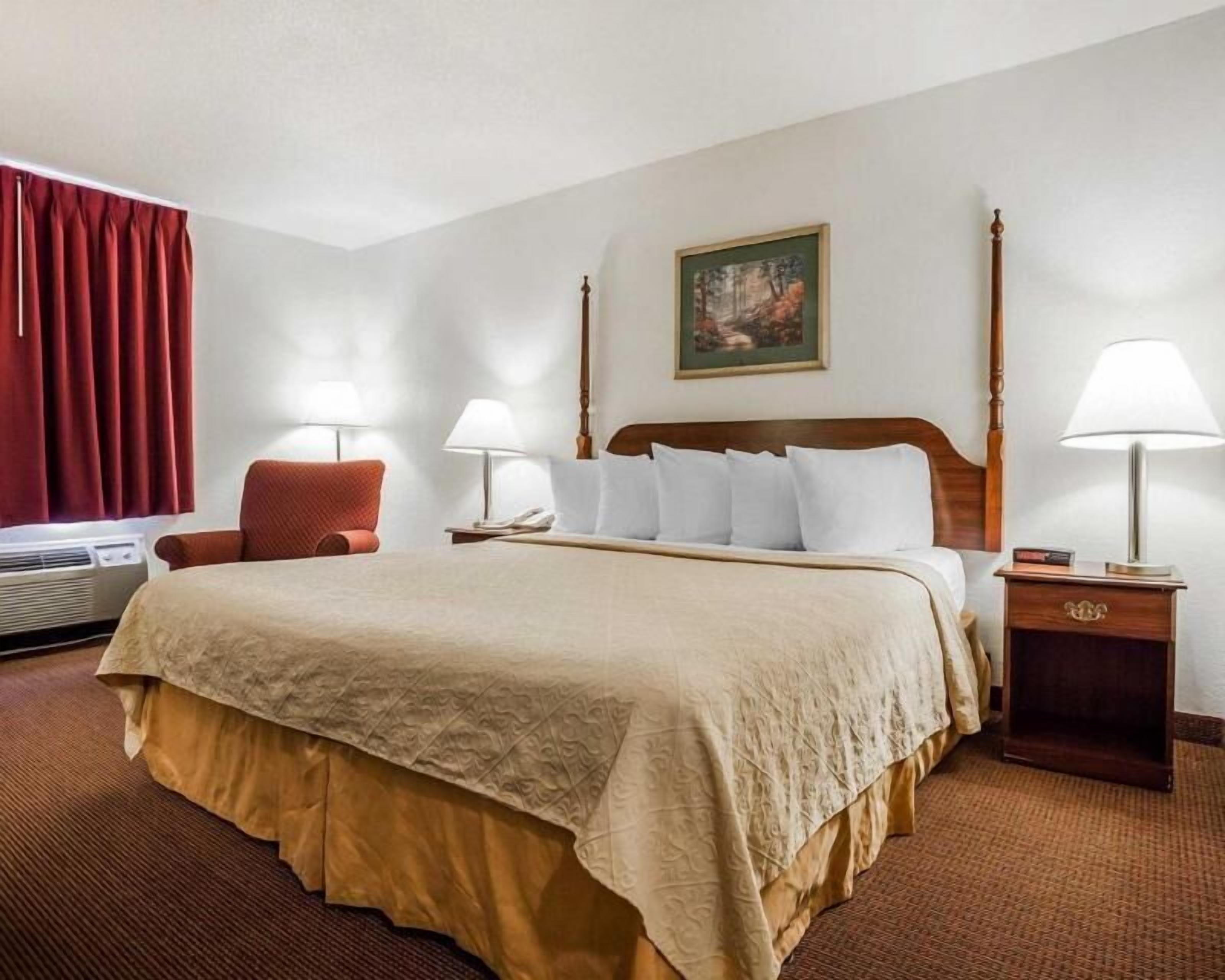 Desk, iron/ironing board, rollaway beds, free WiFi