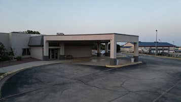 Vista frontal de la propiedad