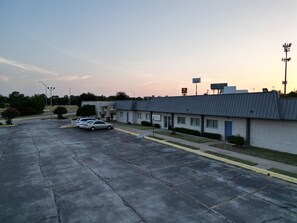 Exterior - Texas Inn & Suites-Denton (Denton)