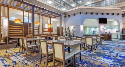 Embassy Suites by Hilton Tulsa I-44
