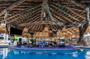 3 piscinas al aire libre, una piscina climatizada