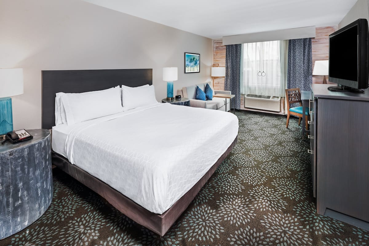 1 bedroom, in-room safe, desk, iron/ironing board