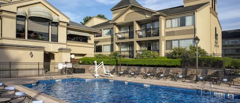 Seasonal outdoor pool, pool loungers