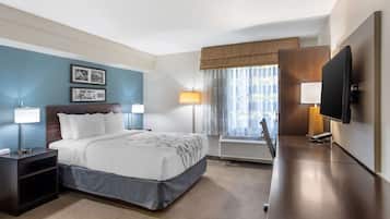 Standard Room, 1 Queen Bed, Non Smoking | In-room safe, desk, laptop workspace, blackout drapes