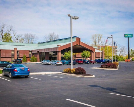 Quality Inn Indy Castleton - Image 23