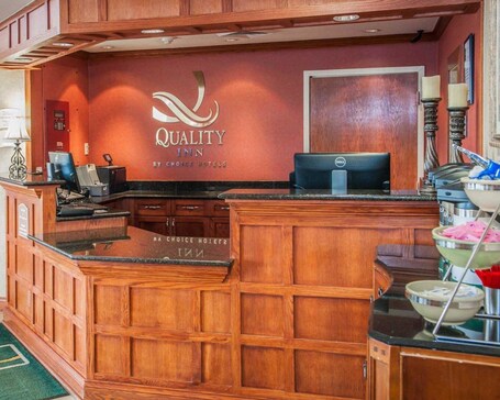 Quality Inn Indy Castleton - Image 3
