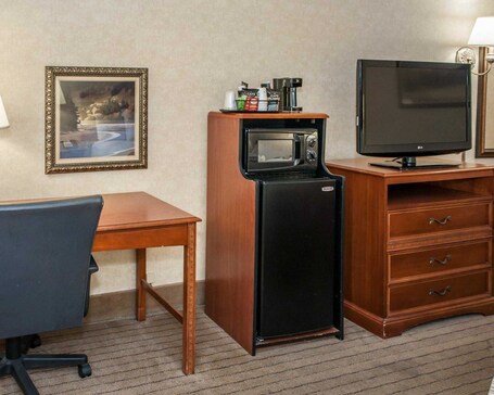 Quality Inn Indy Castleton - Image 16