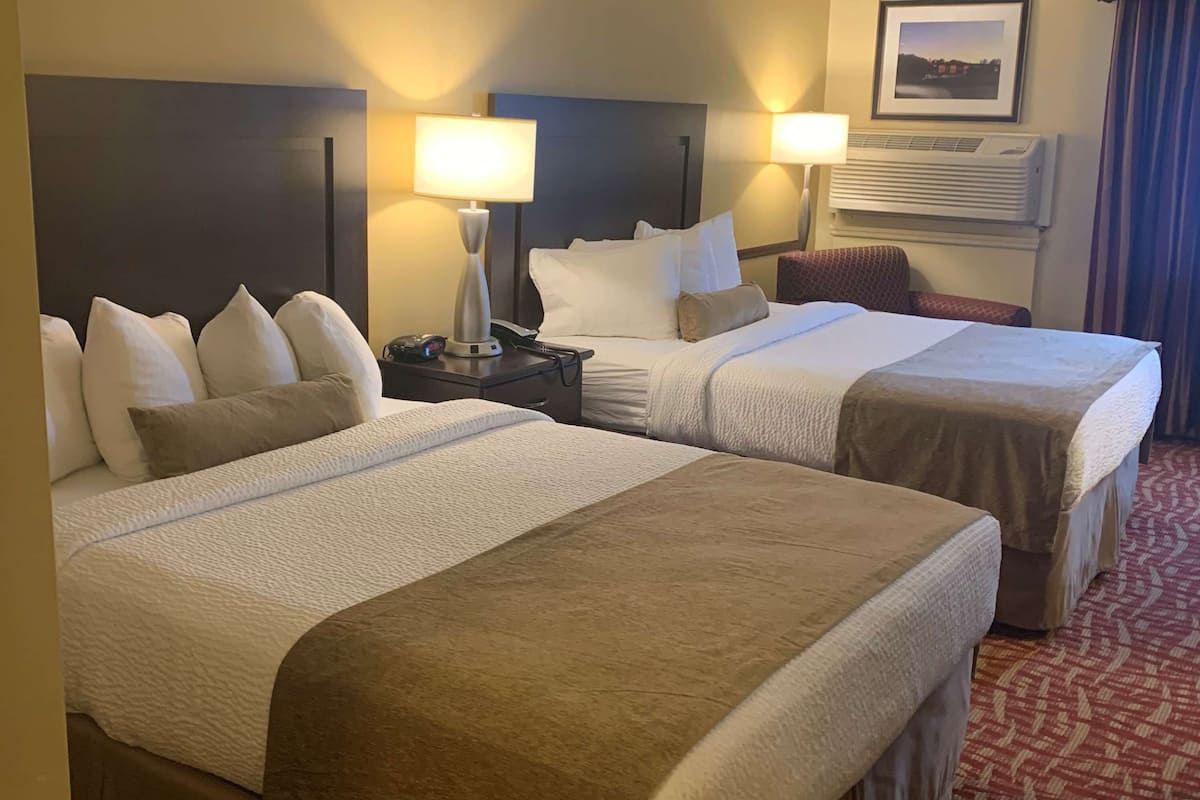 1 bedroom, premium bedding, pillowtop beds, desk