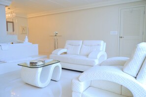 Suite, 1 King Bed, Hot Tub, City View | 1 bedroom, premium bedding, pillowtop beds, desk