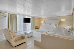 Ropa de cama de alta calidad, colchones con pillow-top y escritorio 