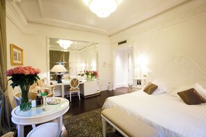 Egyptian cotton sheets, hypo-allergenic bedding, down comforters - Hotel Majestic Roma (Rome)