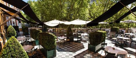 Frühstück, Mittagessen, italienische Küche, Speisen im Freien